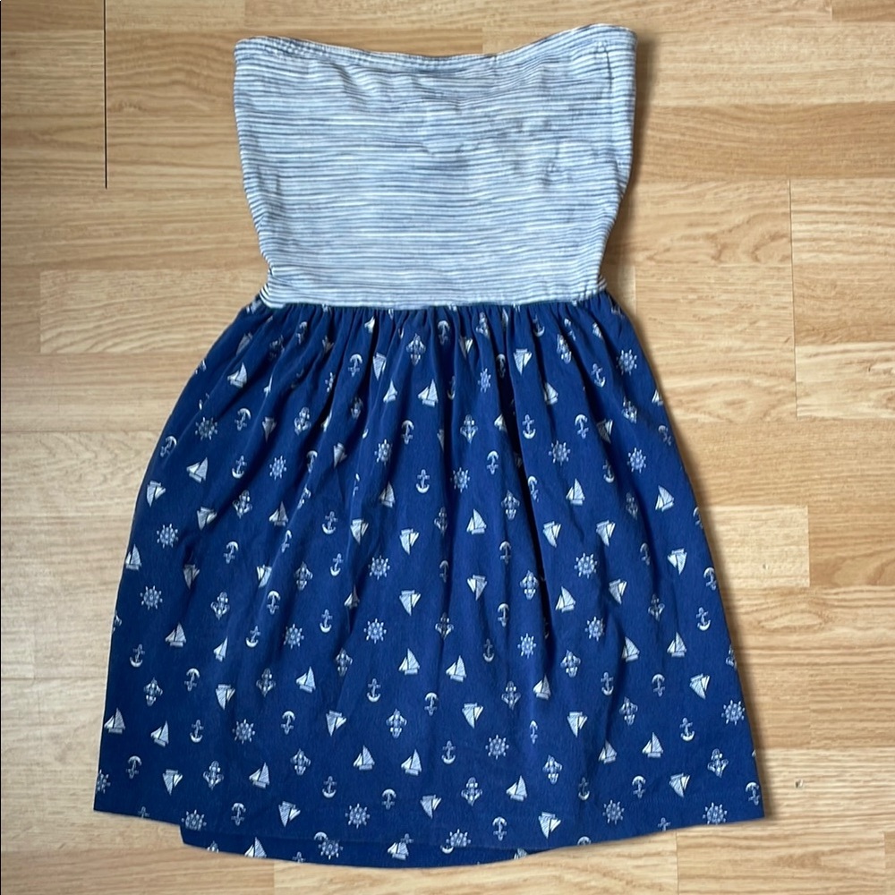 Ocean Drive Gray and White Strapless Pleated Sundress